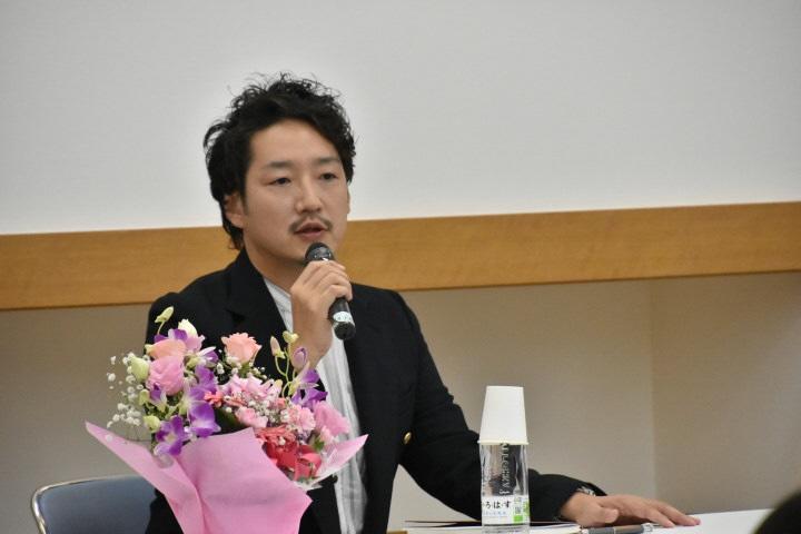 宇山さん講演の様子の写真