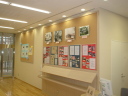 図書館入口掲示板の写真