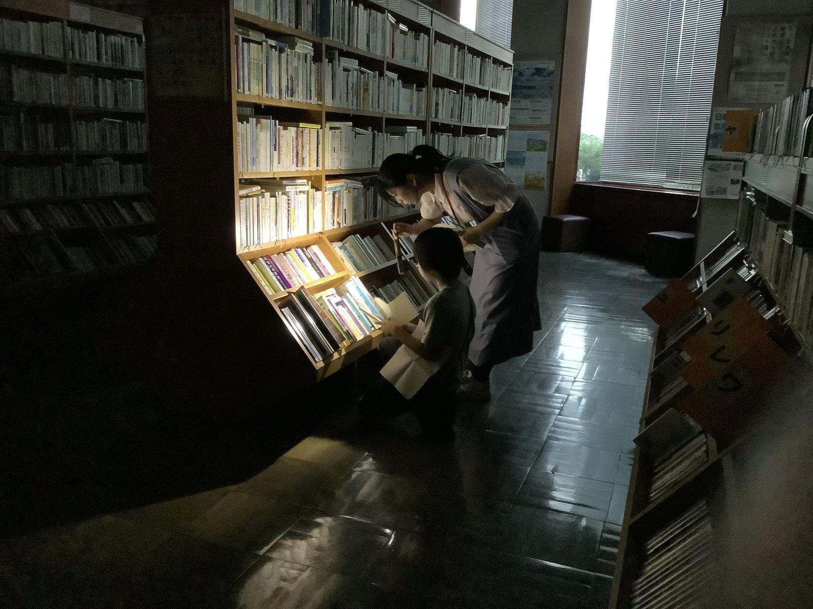 消灯後図書館の写真2